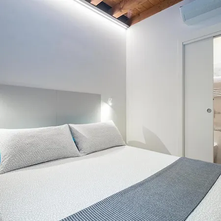 Teatro Romano Easy Suites-3